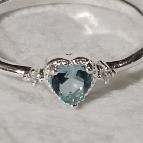 NWOT Dainty Sterling Silver Plated Sea Blue Heart Shaped Sapphire Ring Size 7.5 - Picture 10 of 16